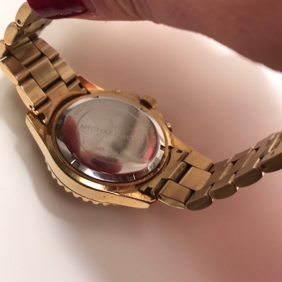 Open to best offer- Gold Michael Kors Watch - Picture 4 of 6